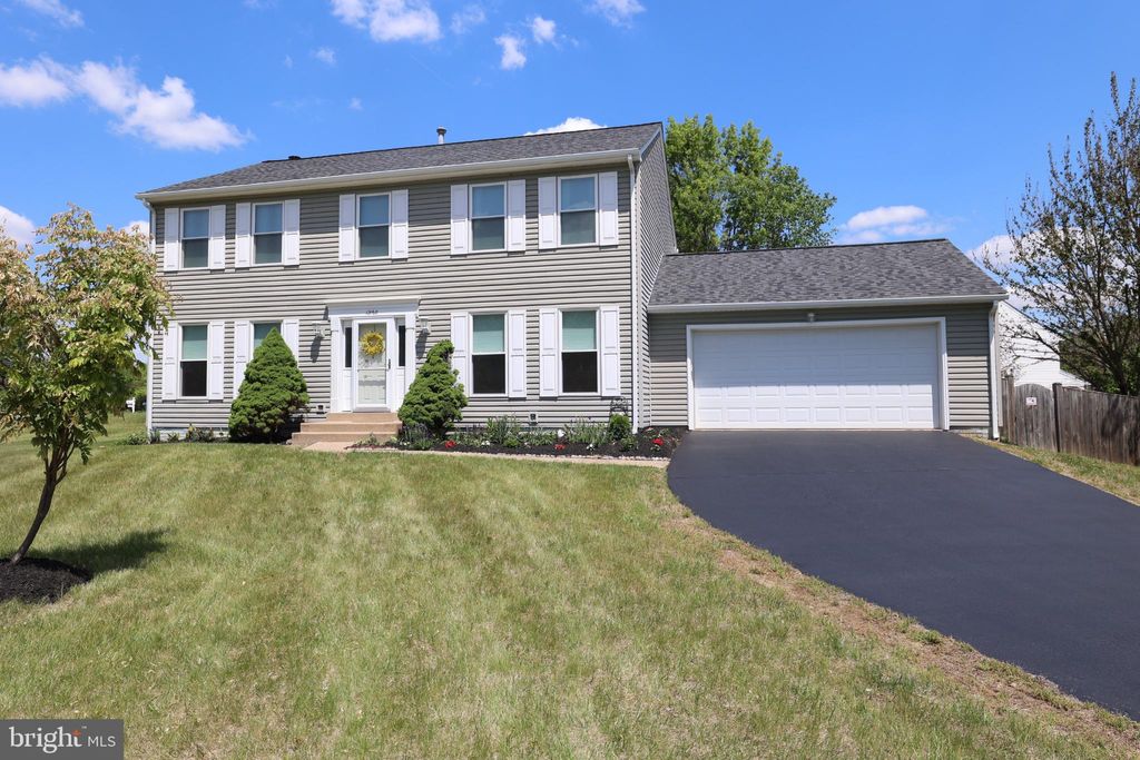 Photo of 12168 Eddyspark Drive, HERNDON, VA 20170 (MLS # VAFX2307304)