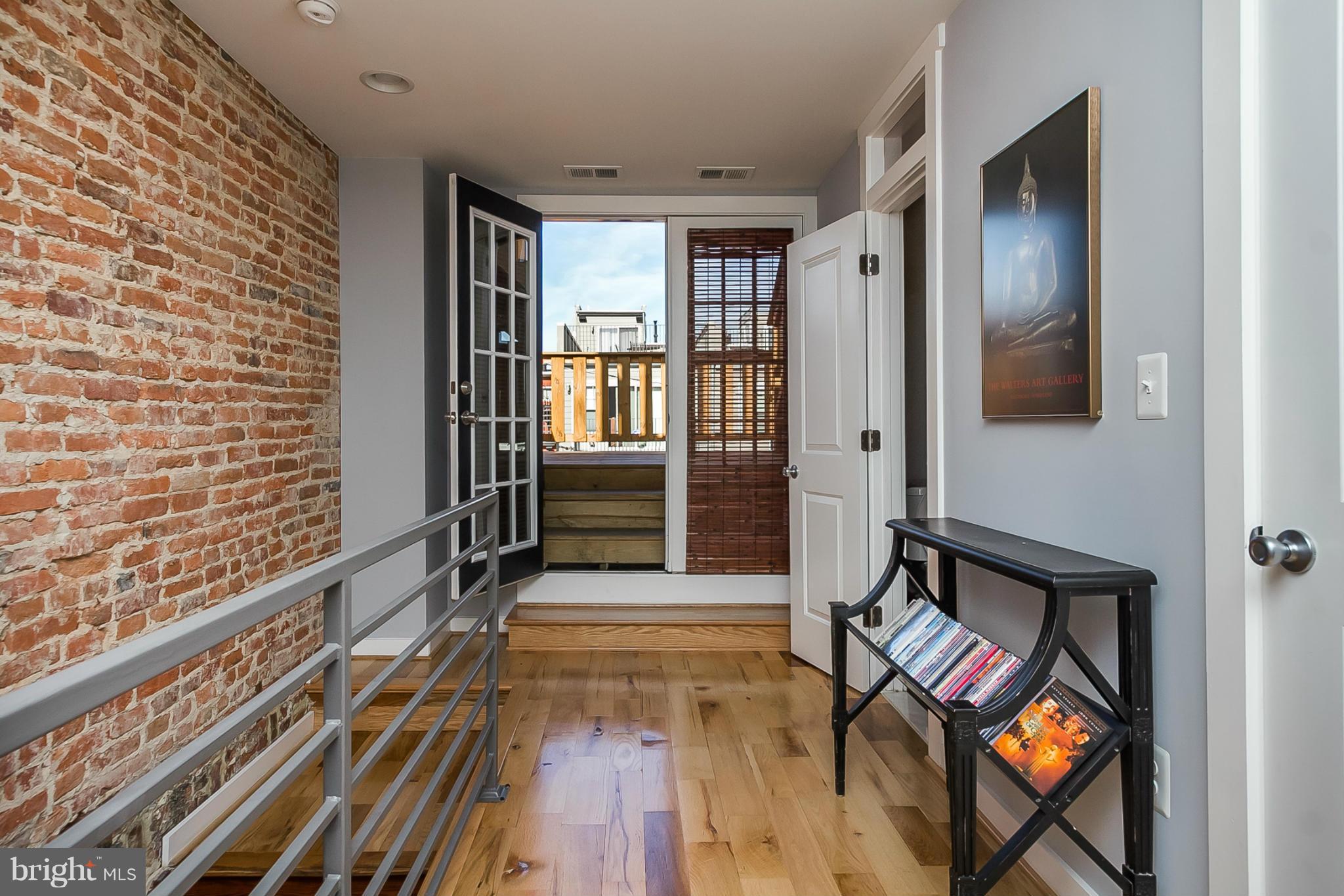 LOCUST POINT - Residential