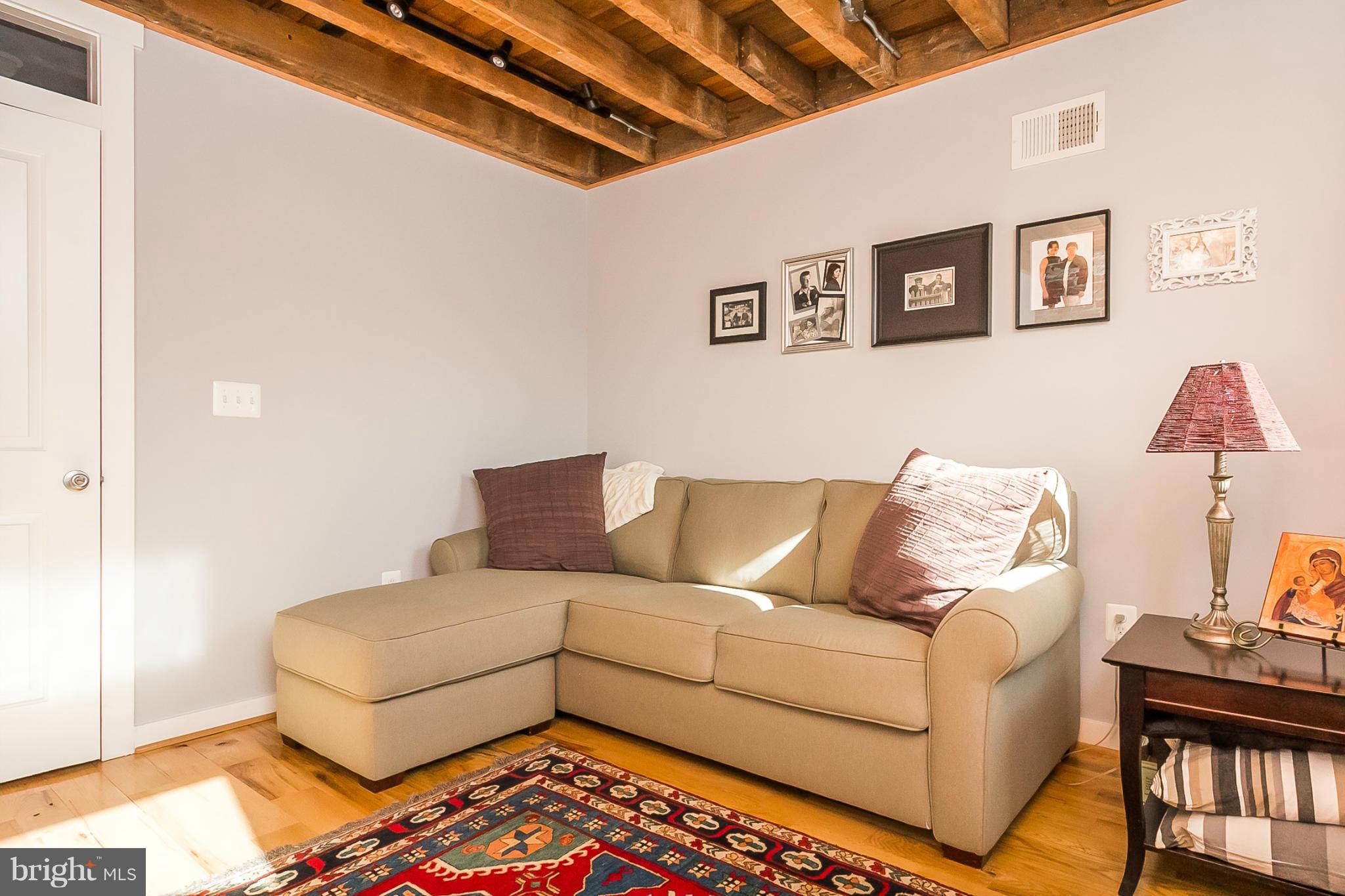 LOCUST POINT - Residential