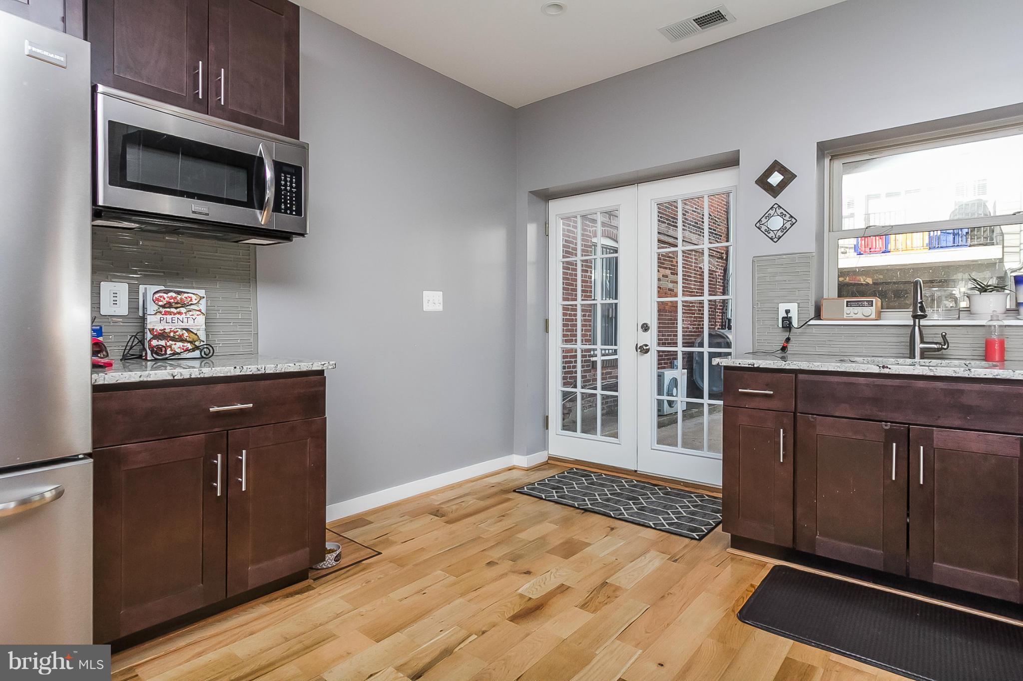 LOCUST POINT - Residential