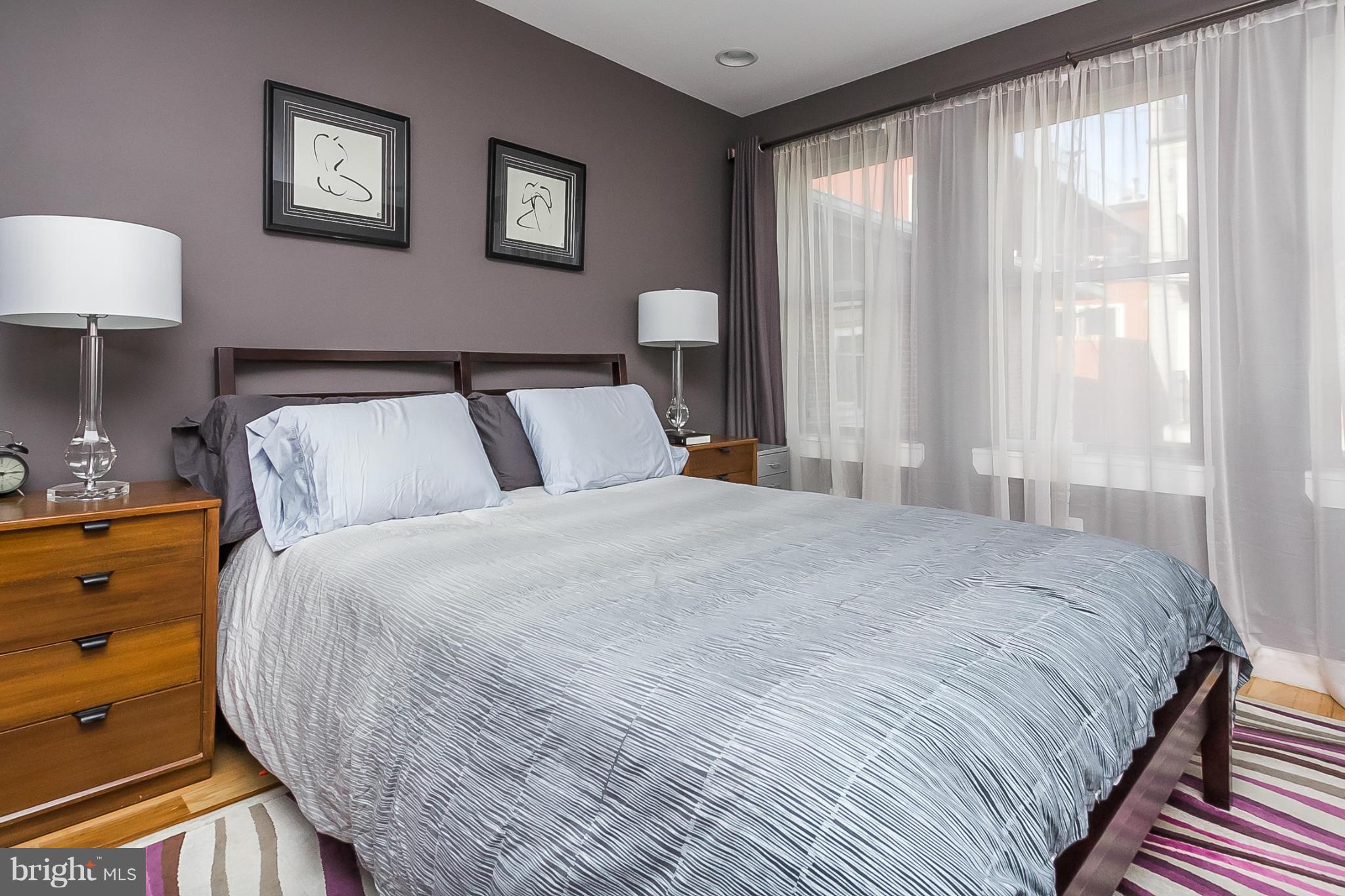 LOCUST POINT - Residential