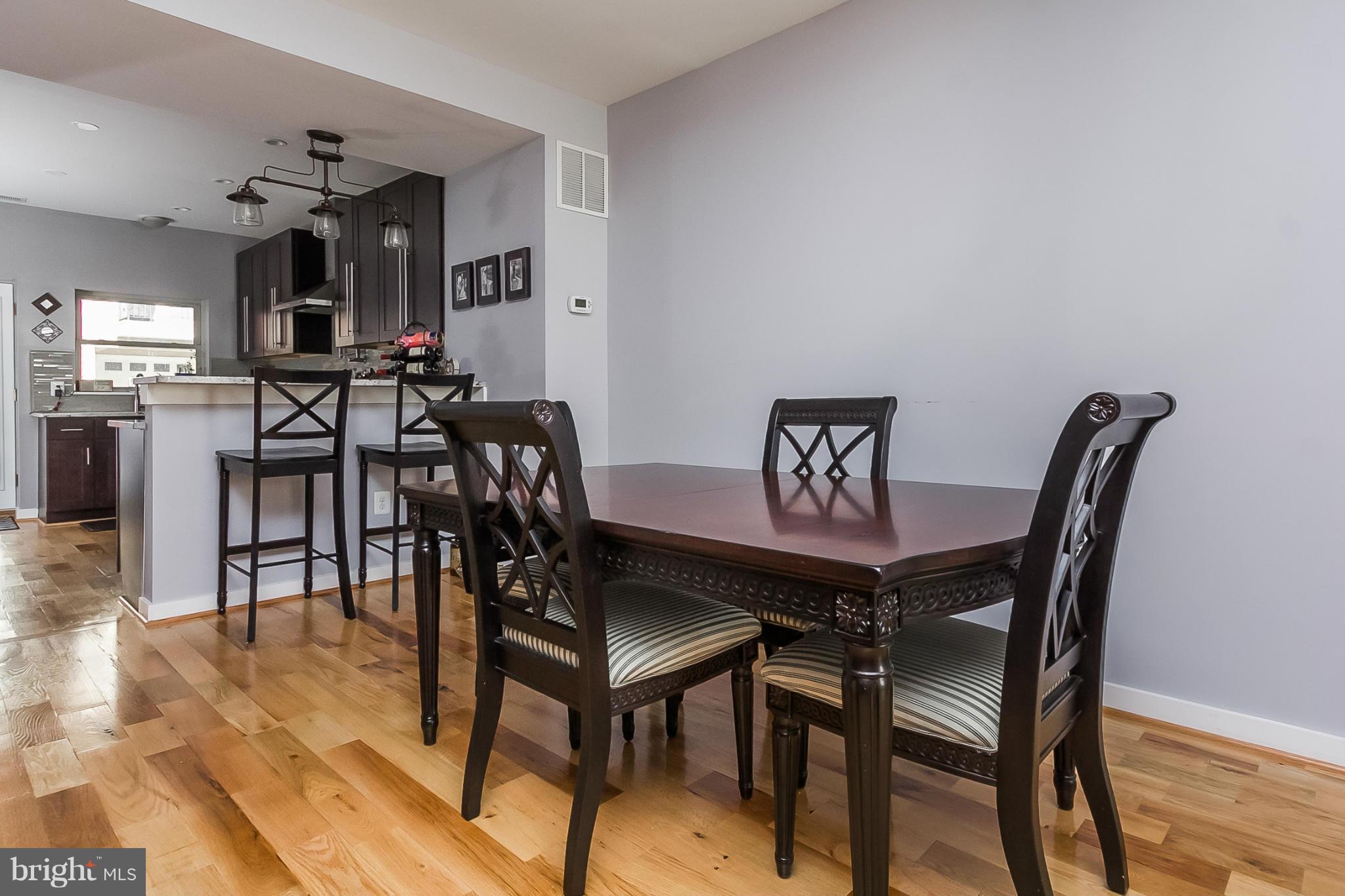 LOCUST POINT - Residential