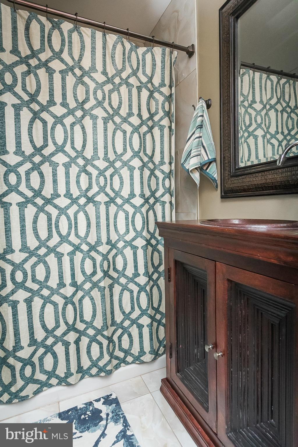 LOCUST POINT - Residential