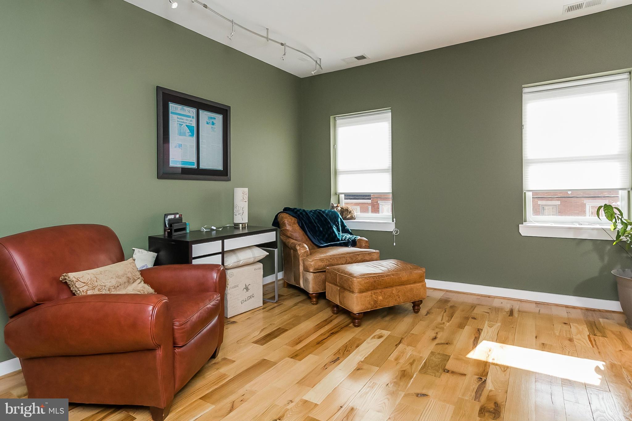 LOCUST POINT - Residential