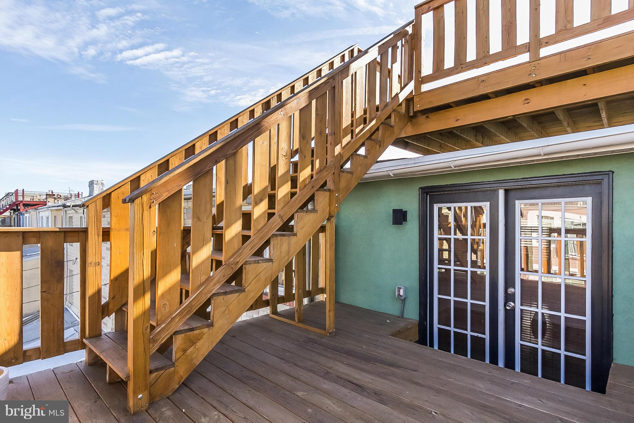 LOCUST POINT - Residential