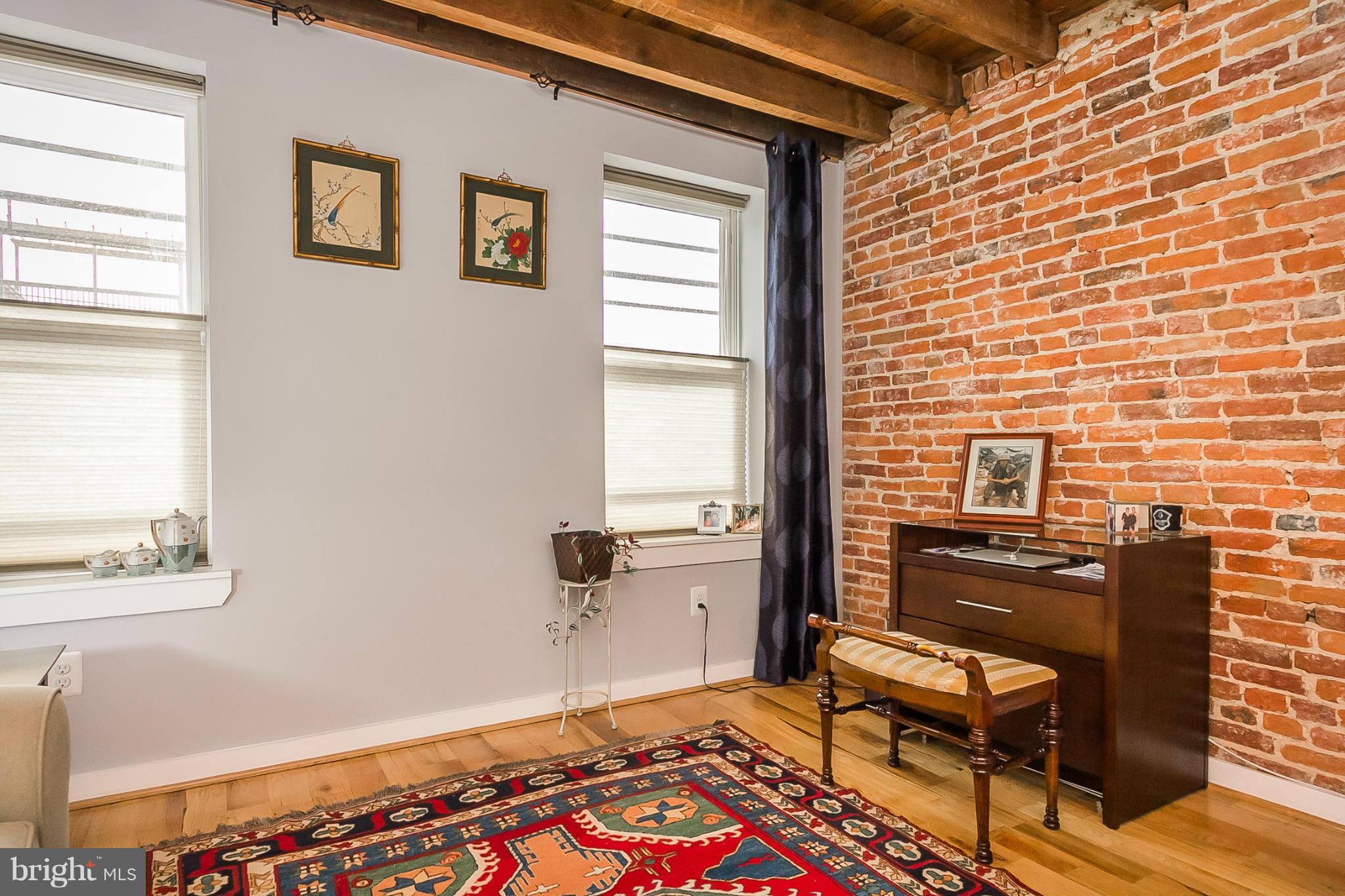 LOCUST POINT - Residential