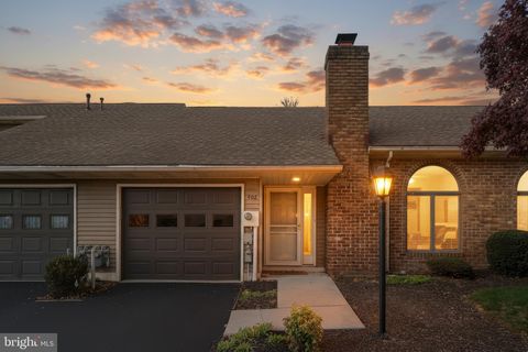 402 DEERFIELD DRIVE 402 HANOVER PA 17331