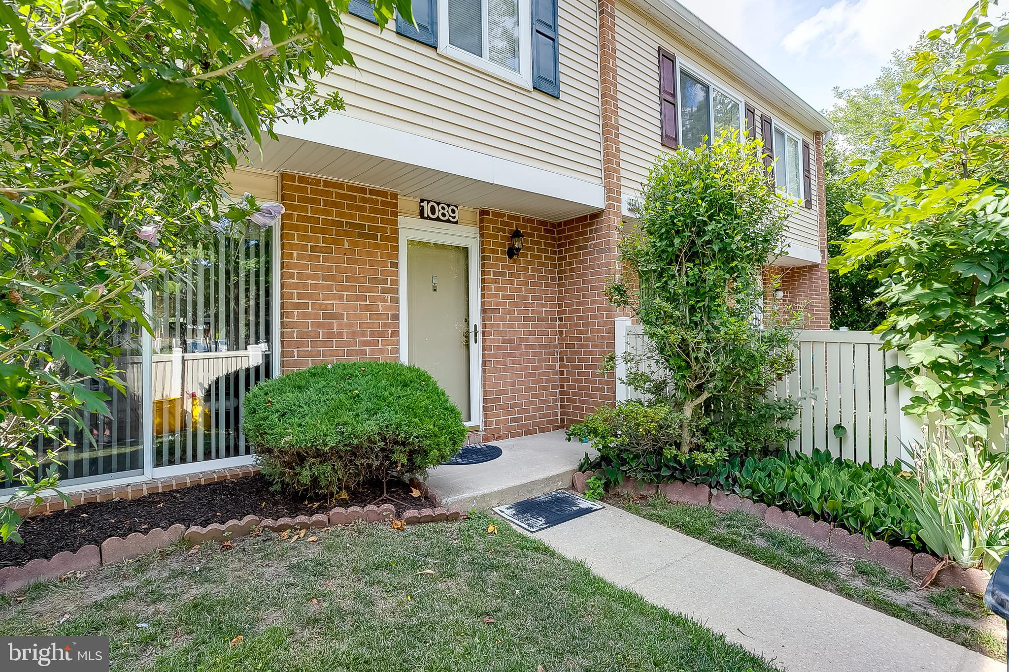 1089 CORBRIDGE COURT