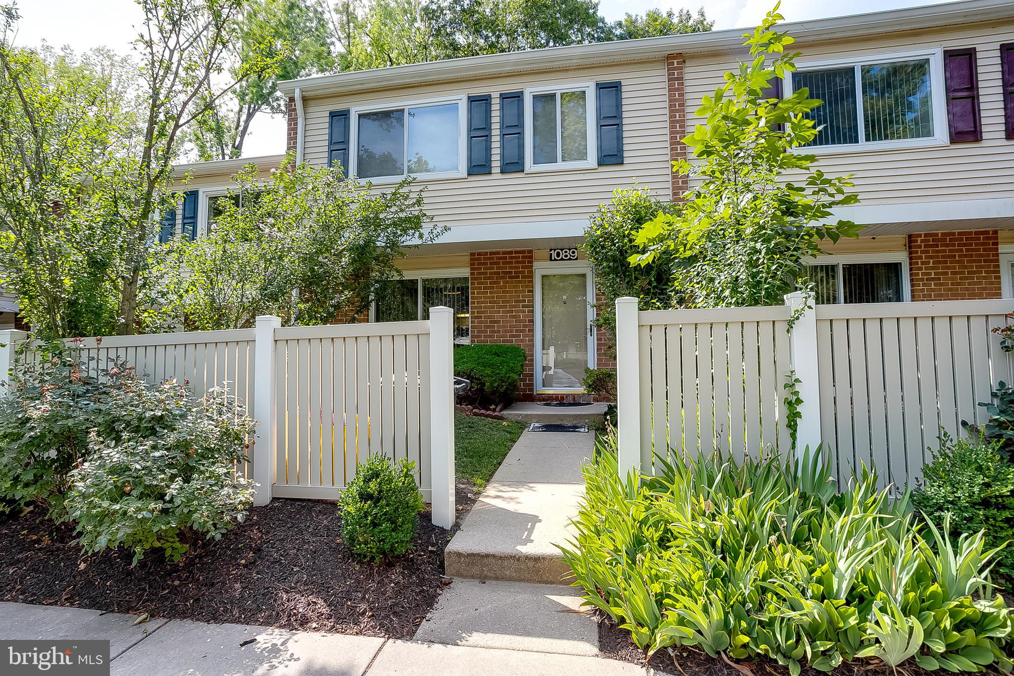 1089 CORBRIDGE COURT