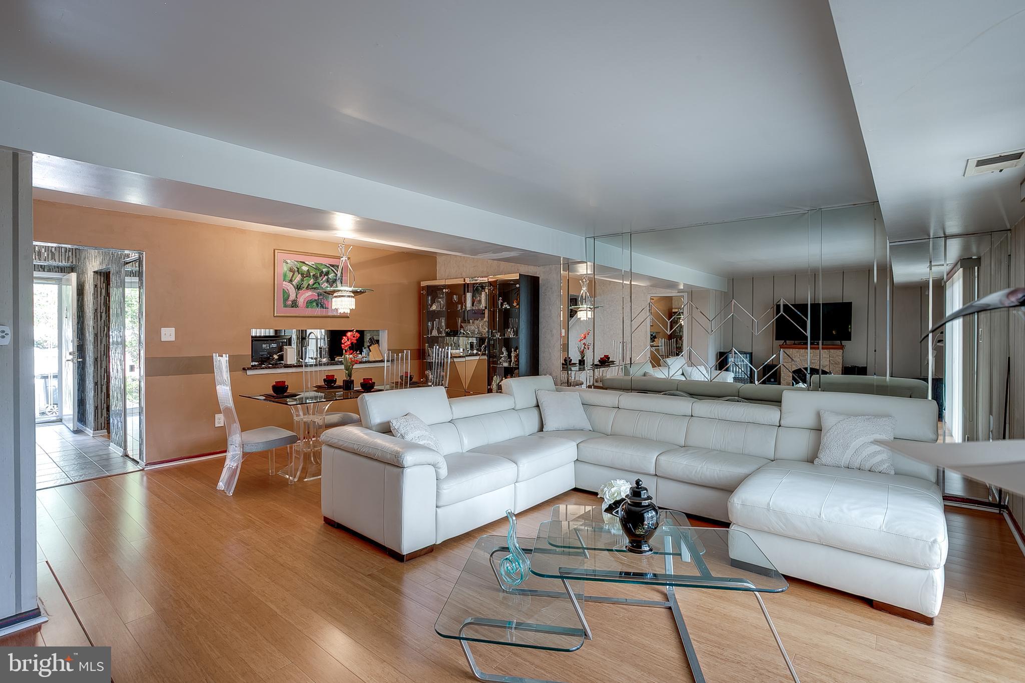 1089 CORBRIDGE COURT