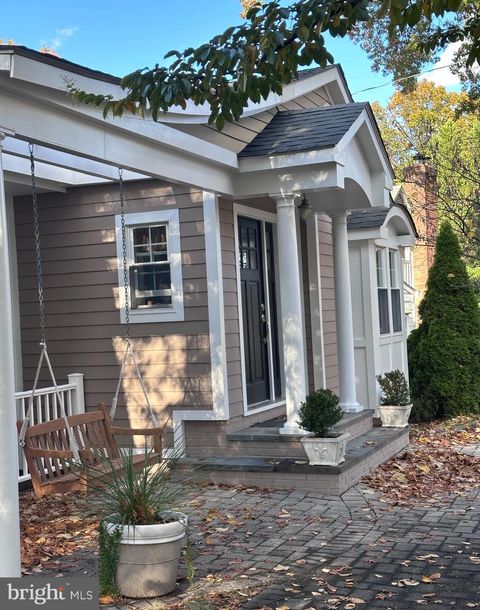 Photo of 503 Monticello Boulevard, ALEXANDRIA, VA 22305 (MLS # VAAX2051318)