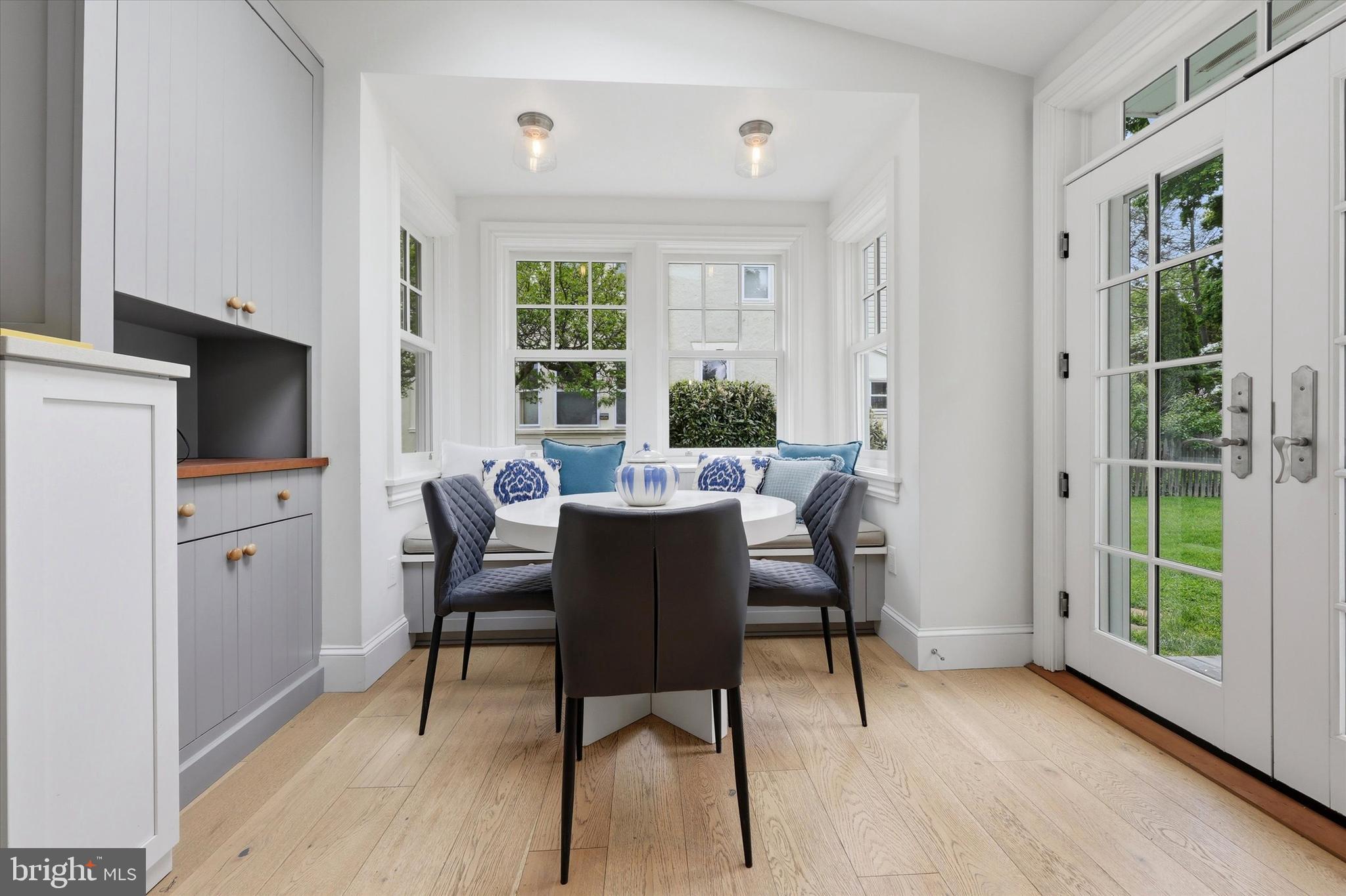 CHESTNUT HILL - Residential