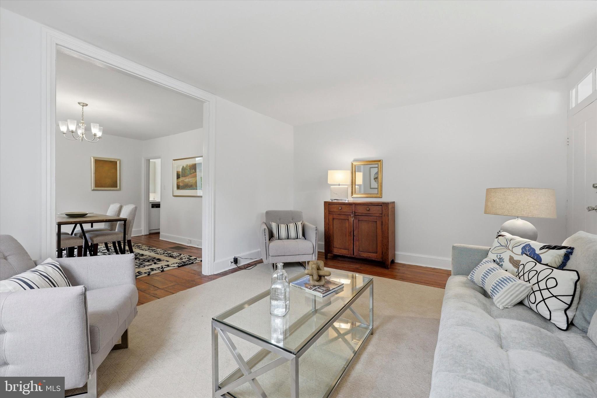 CHESTNUT HILL - Residential