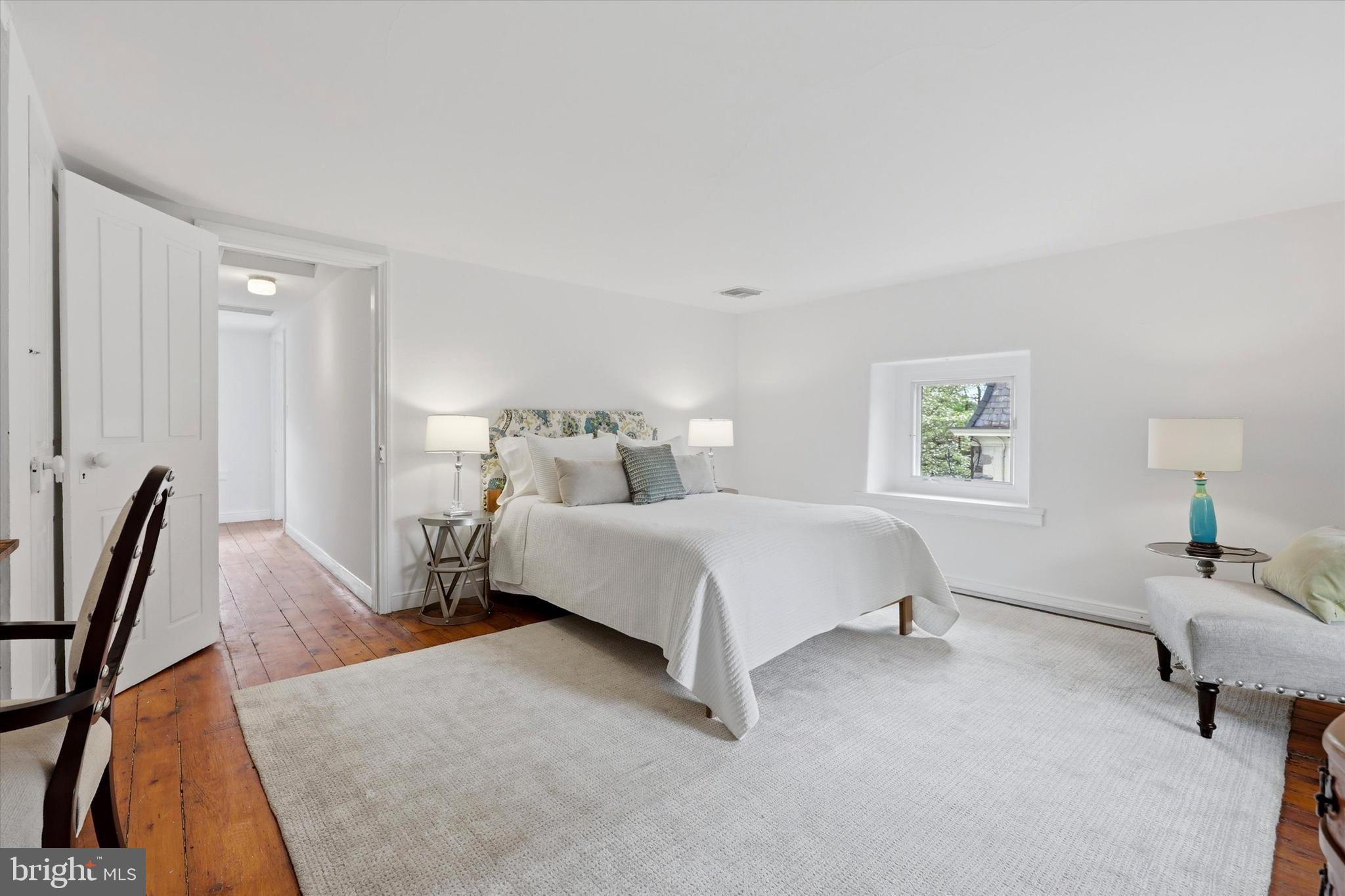 CHESTNUT HILL - Residential