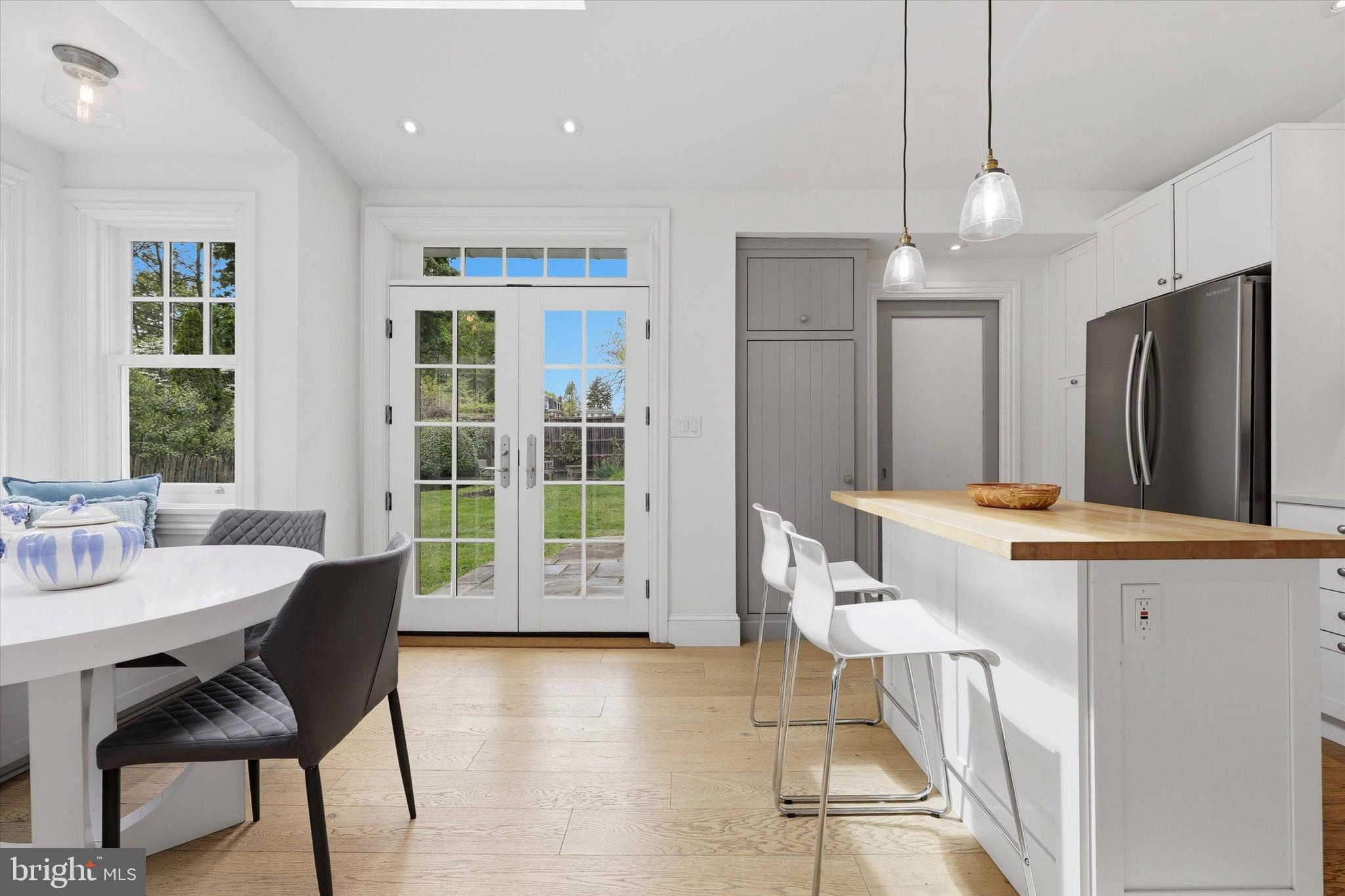 CHESTNUT HILL - Residential
