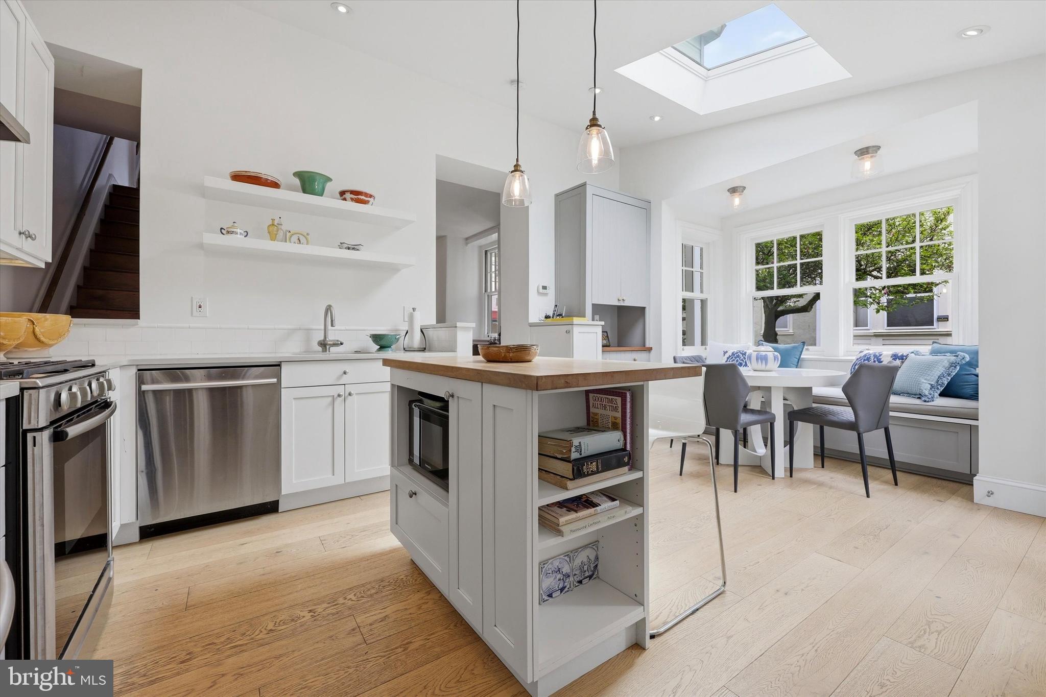 CHESTNUT HILL - Residential