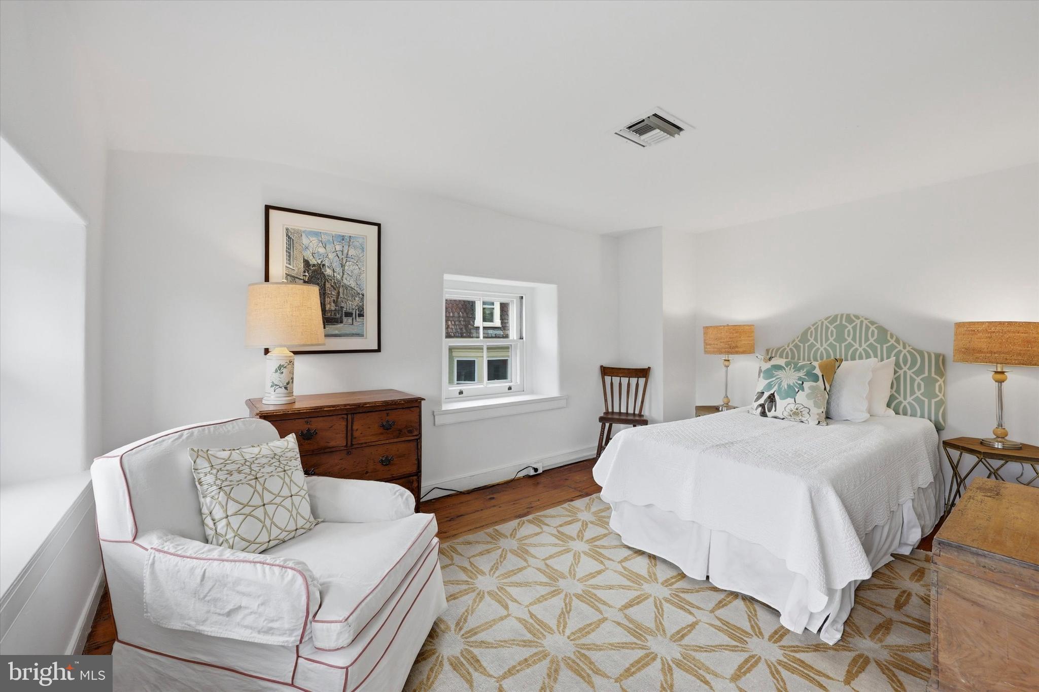 CHESTNUT HILL - Residential