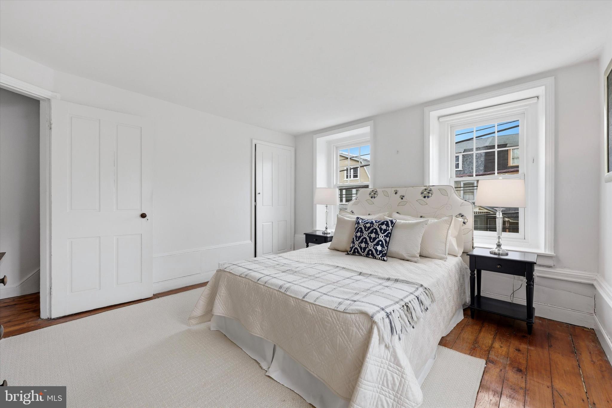 CHESTNUT HILL - Residential