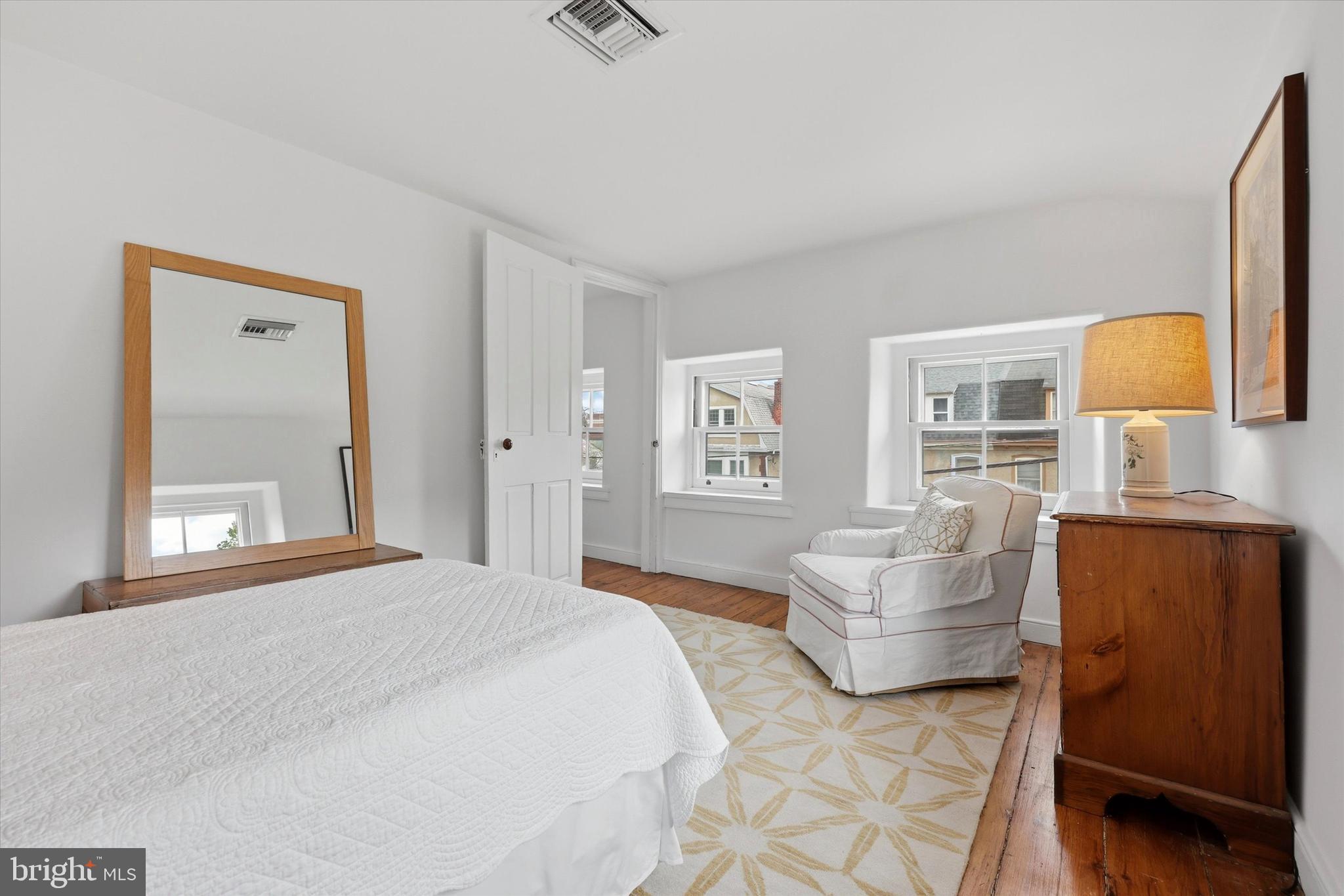 CHESTNUT HILL - Residential