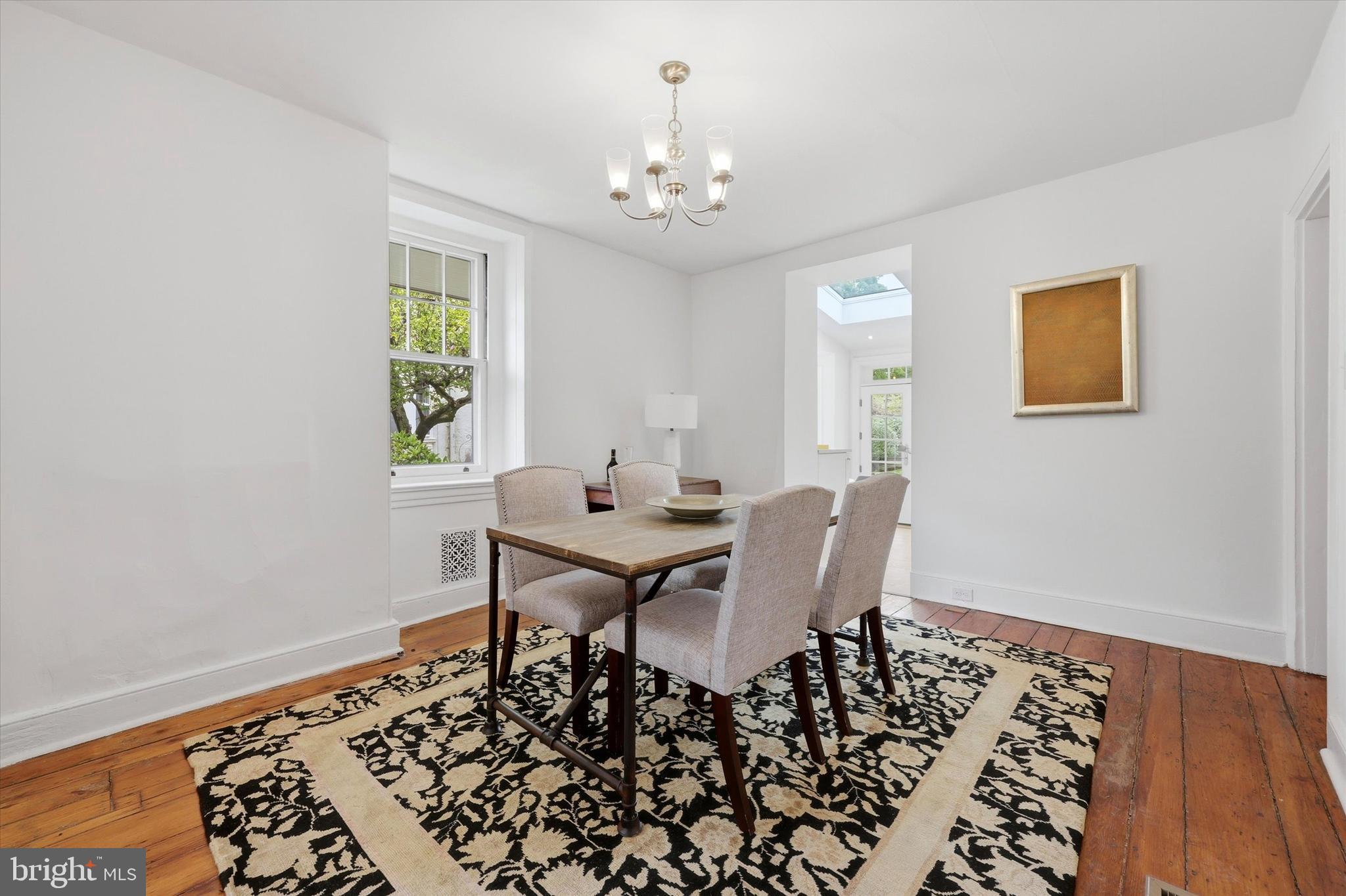CHESTNUT HILL - Residential