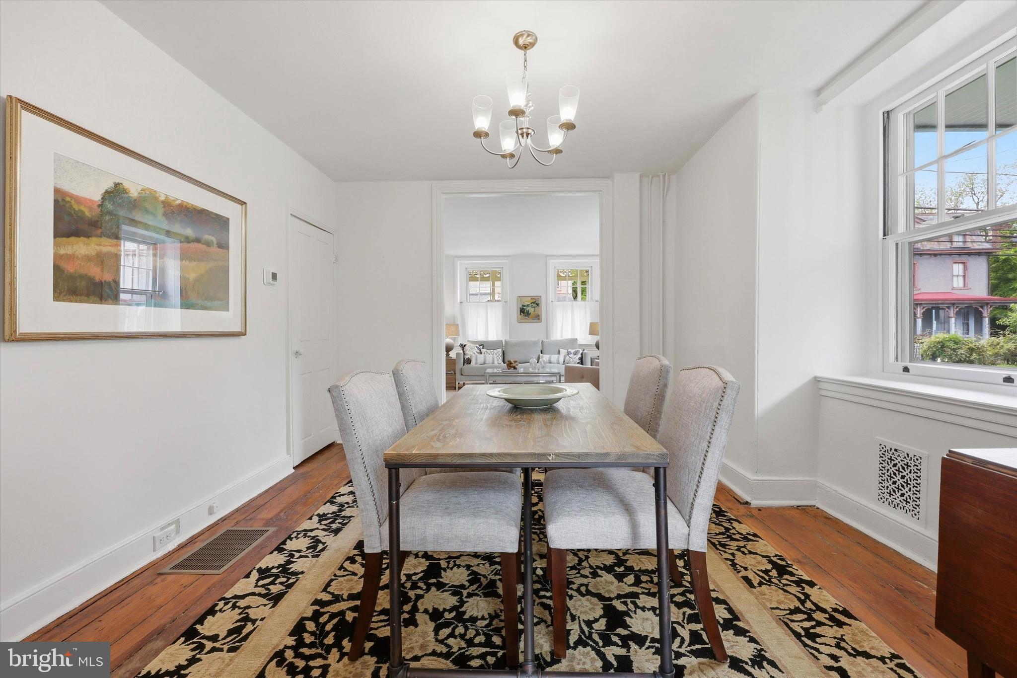CHESTNUT HILL - Residential
