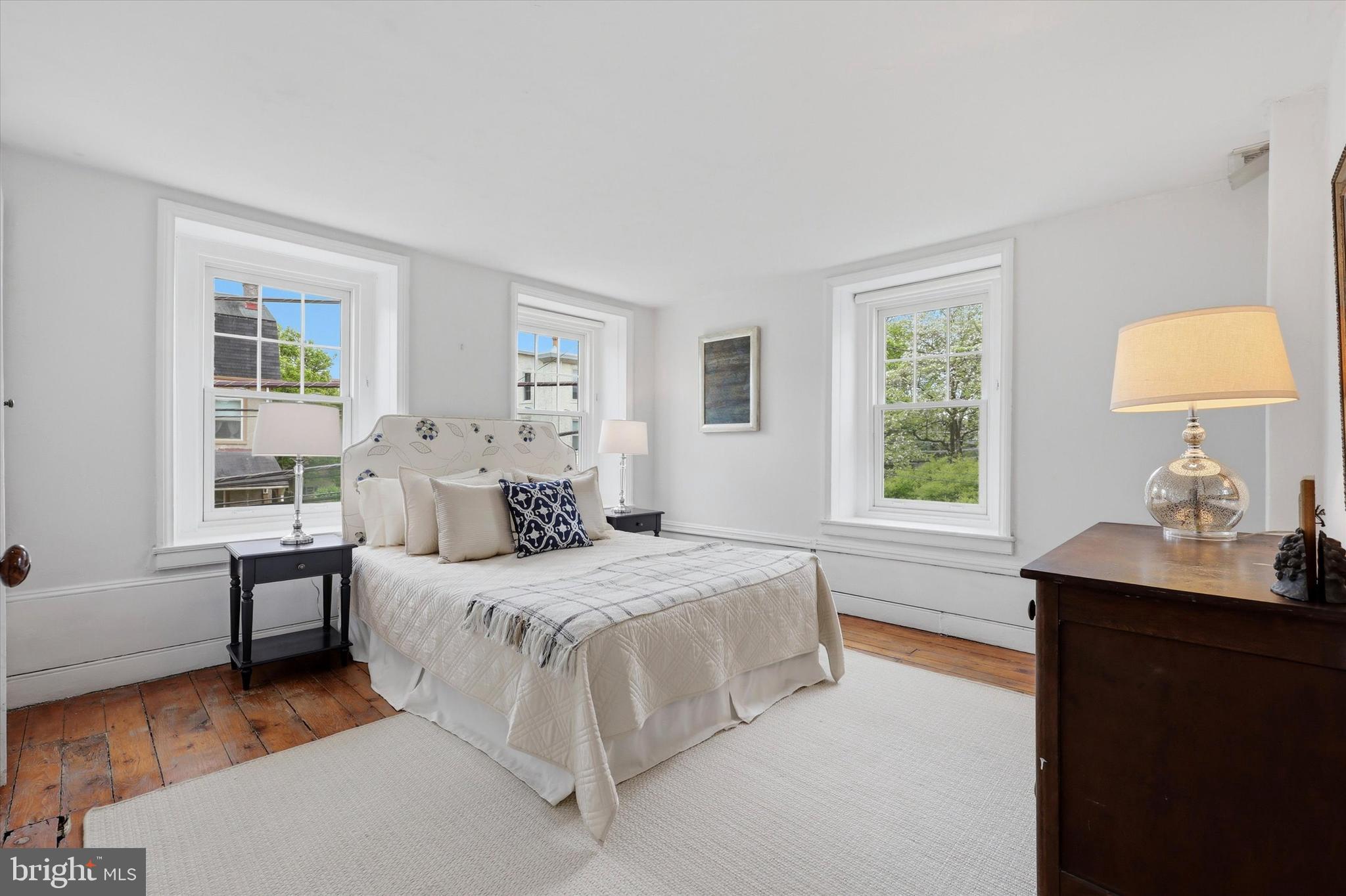 CHESTNUT HILL - Residential