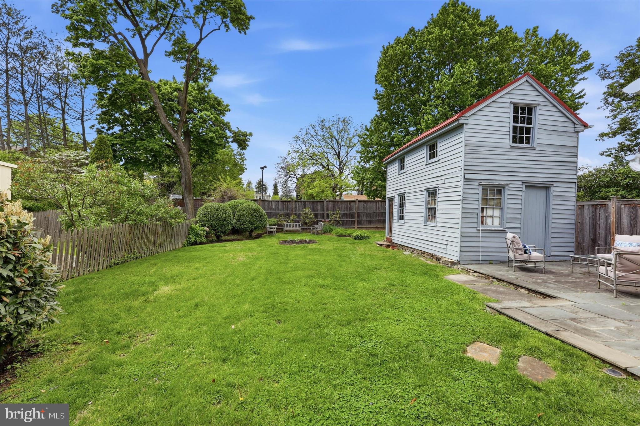 CHESTNUT HILL - Residential