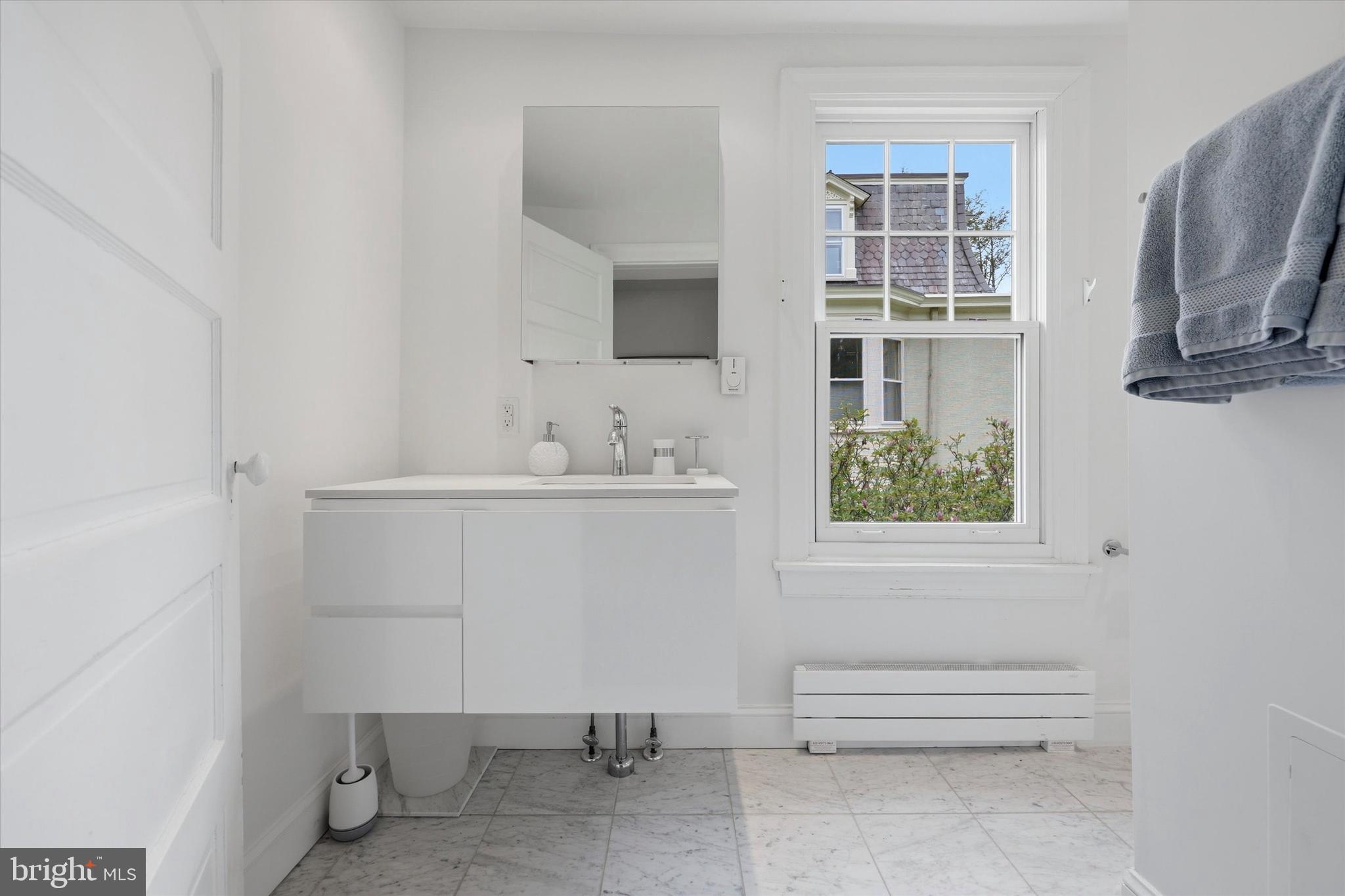 CHESTNUT HILL - Residential