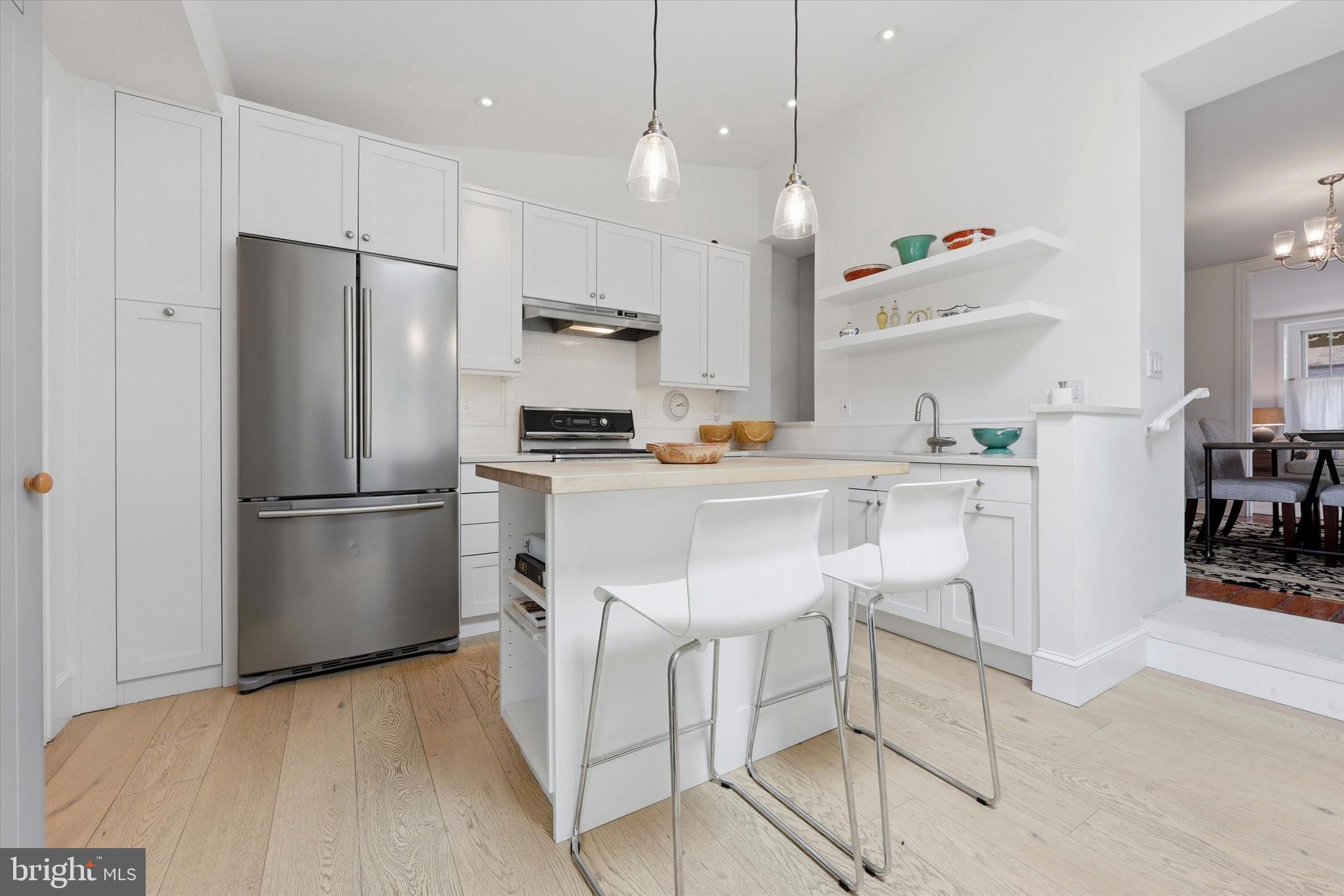 CHESTNUT HILL - Residential
