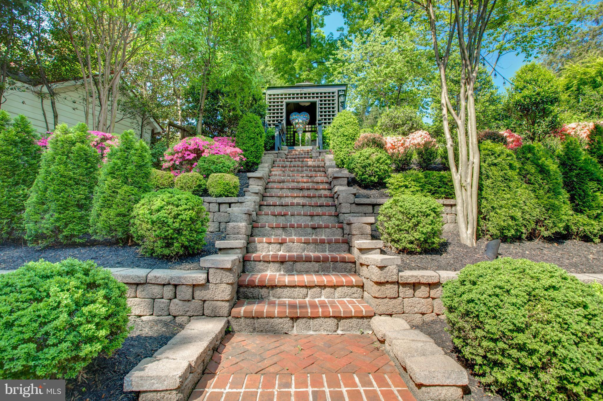 WOODMONT - Residential