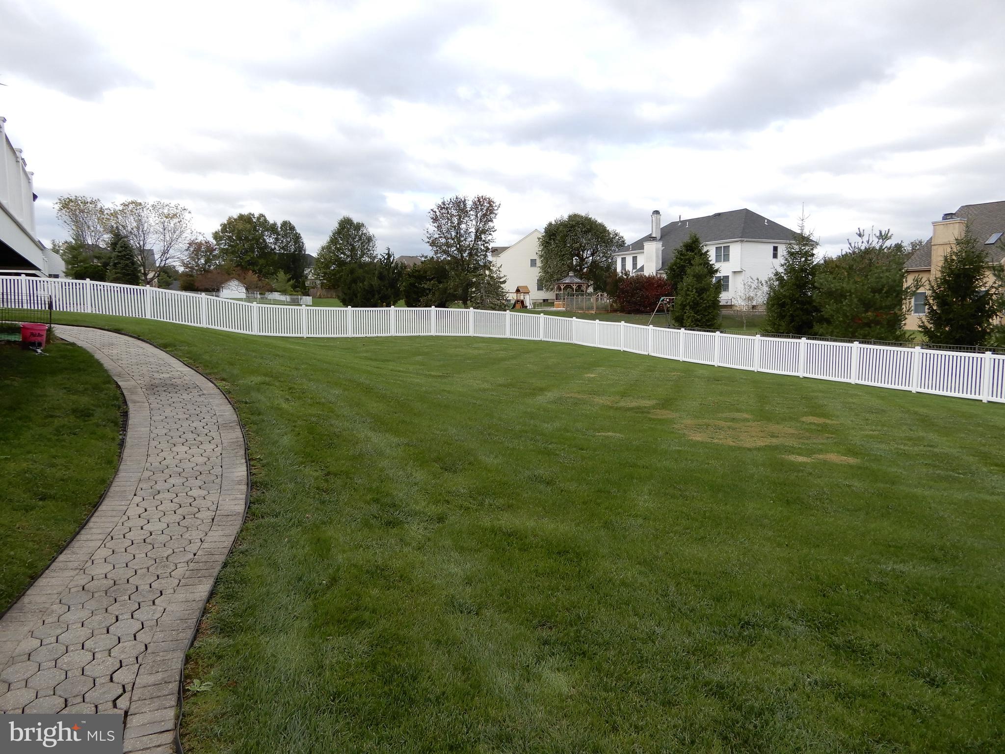 HILLS AT NORTHAMPT - Residential