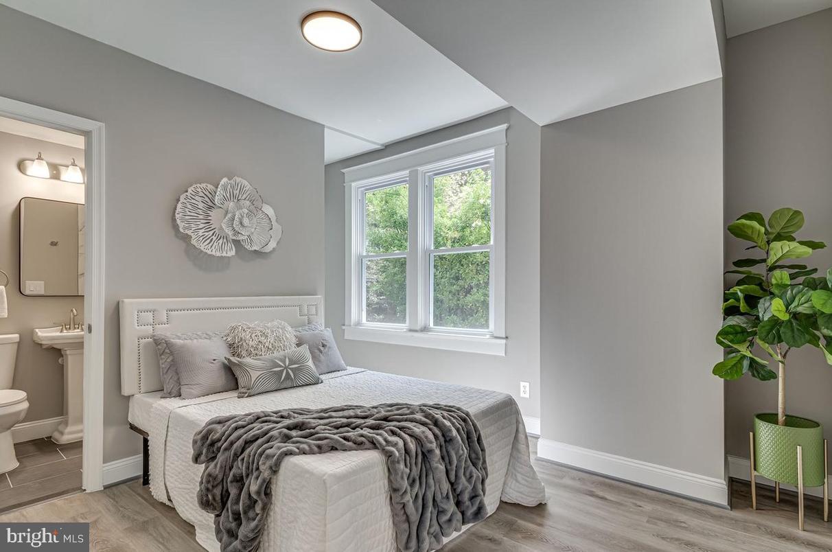 MT RAINIER - Residential Lease