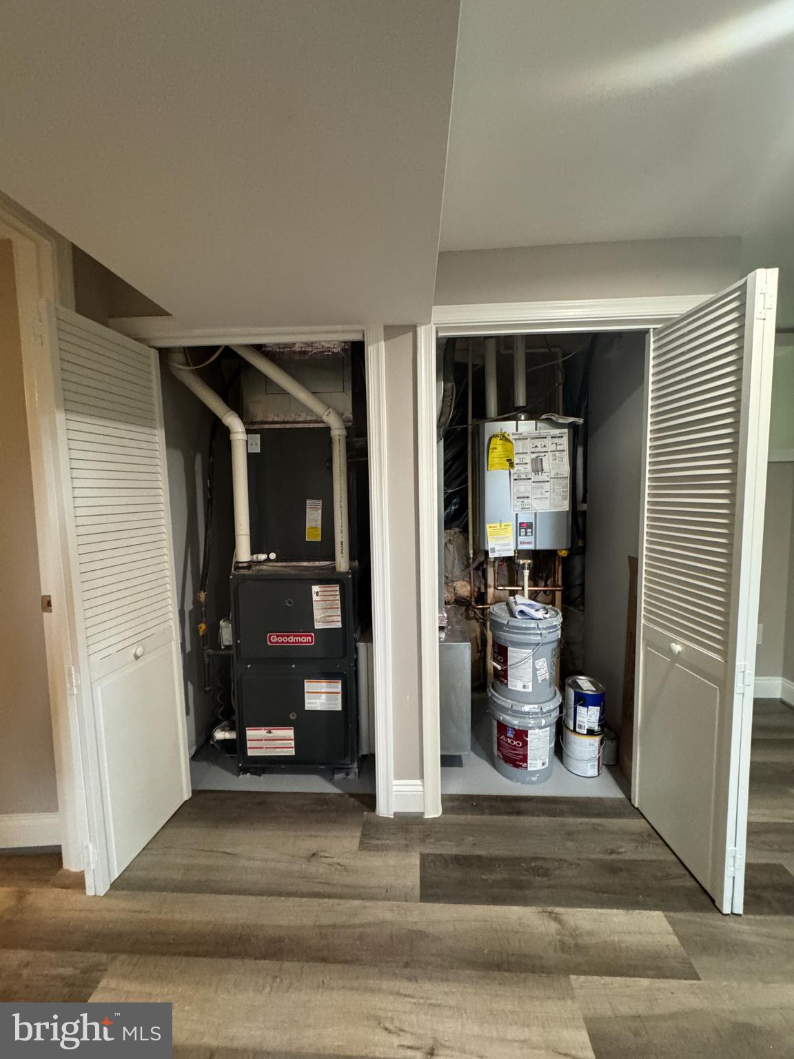 MT RAINIER - Residential Lease