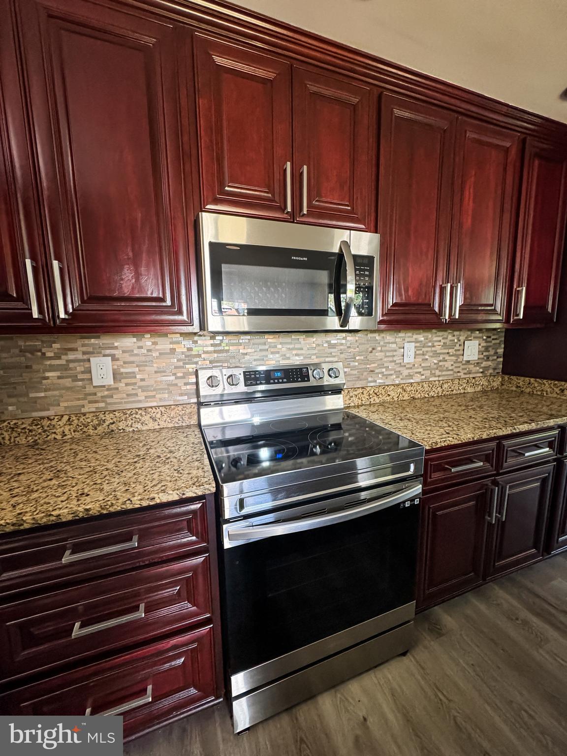 MT RAINIER - Residential Lease