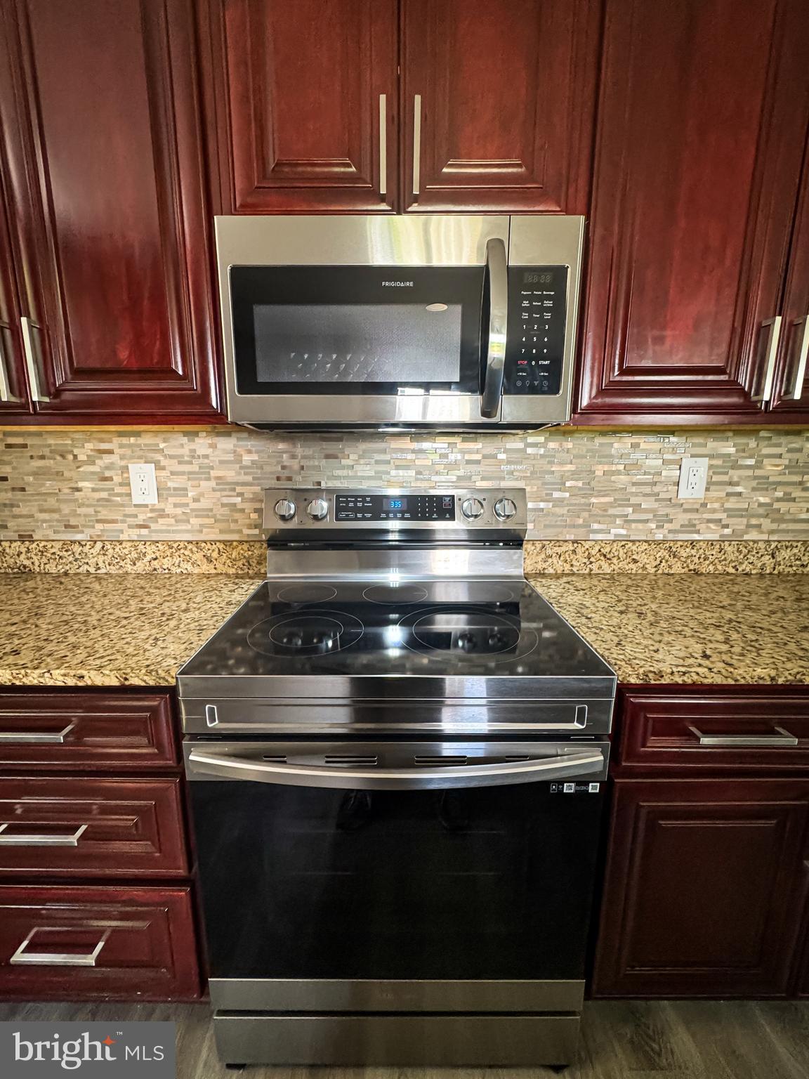 MT RAINIER - Residential Lease