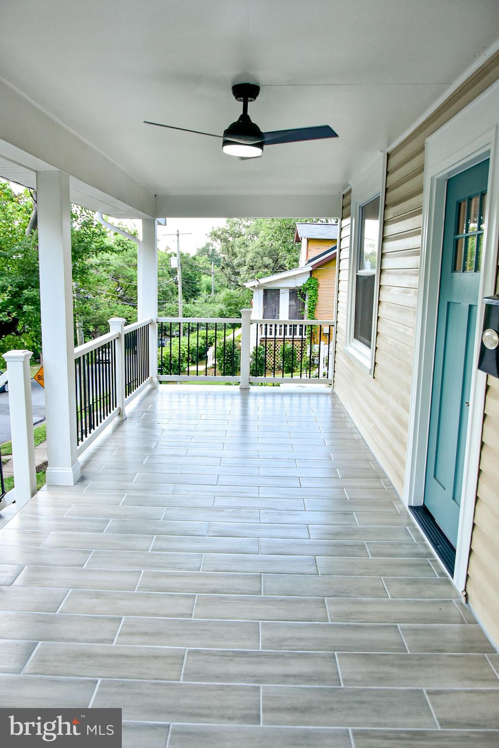 MT RAINIER - Residential Lease