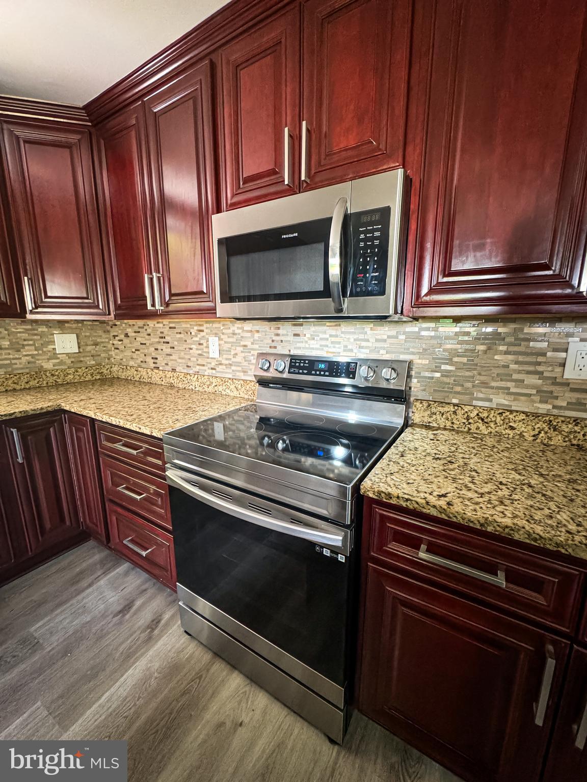 MT RAINIER - Residential Lease