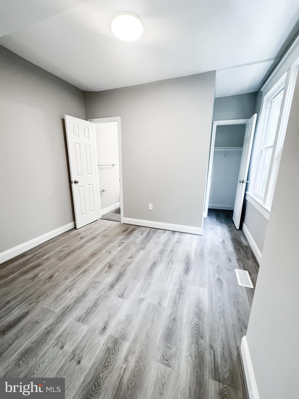 MT RAINIER - Residential Lease