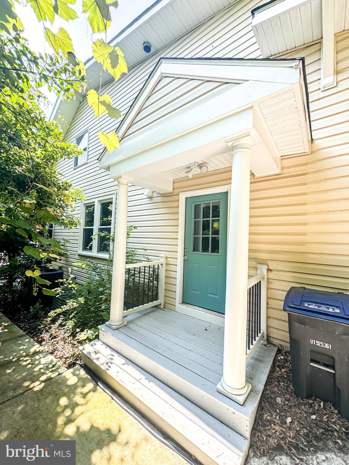 MT RAINIER - Residential Lease