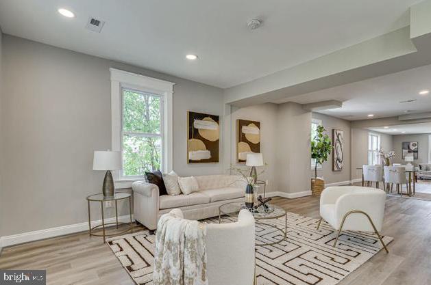 MT RAINIER - Residential Lease