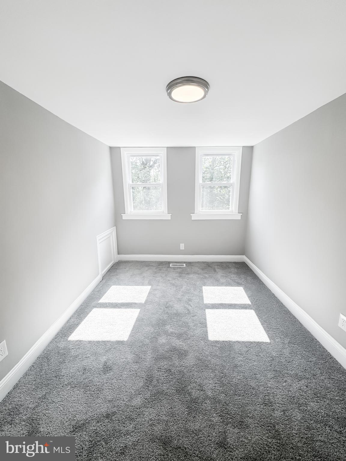 MT RAINIER - Residential Lease