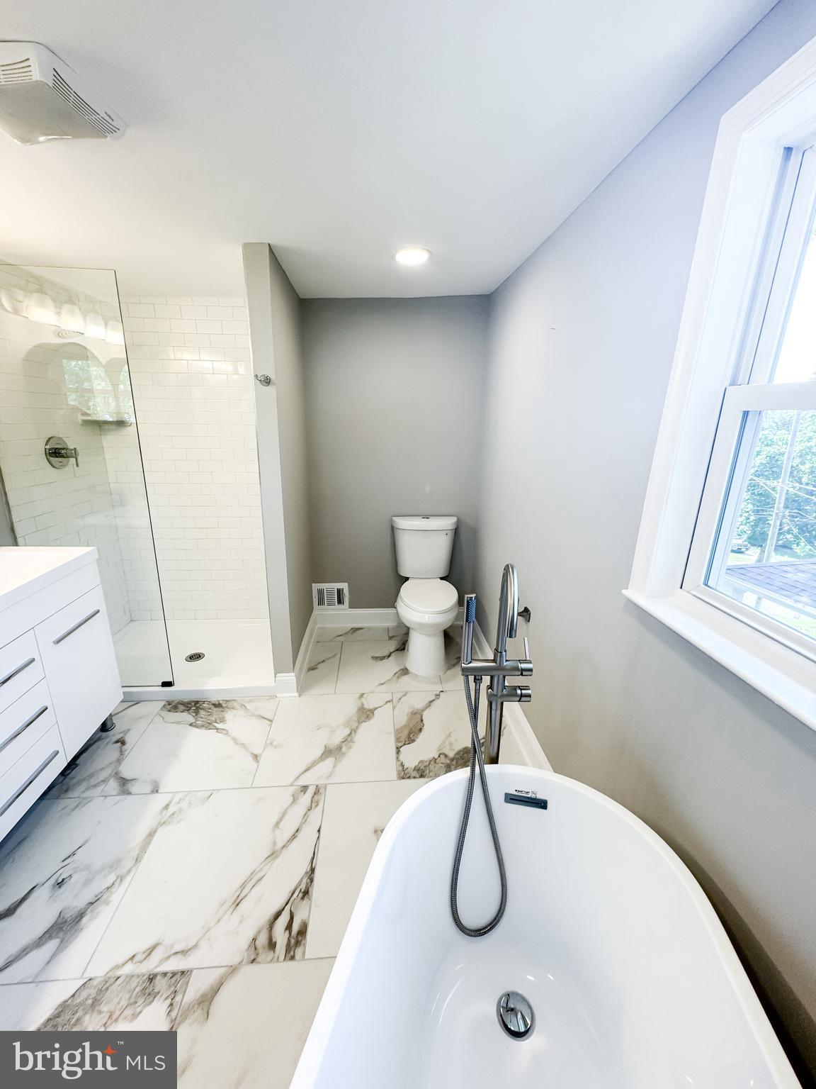 MT RAINIER - Residential Lease