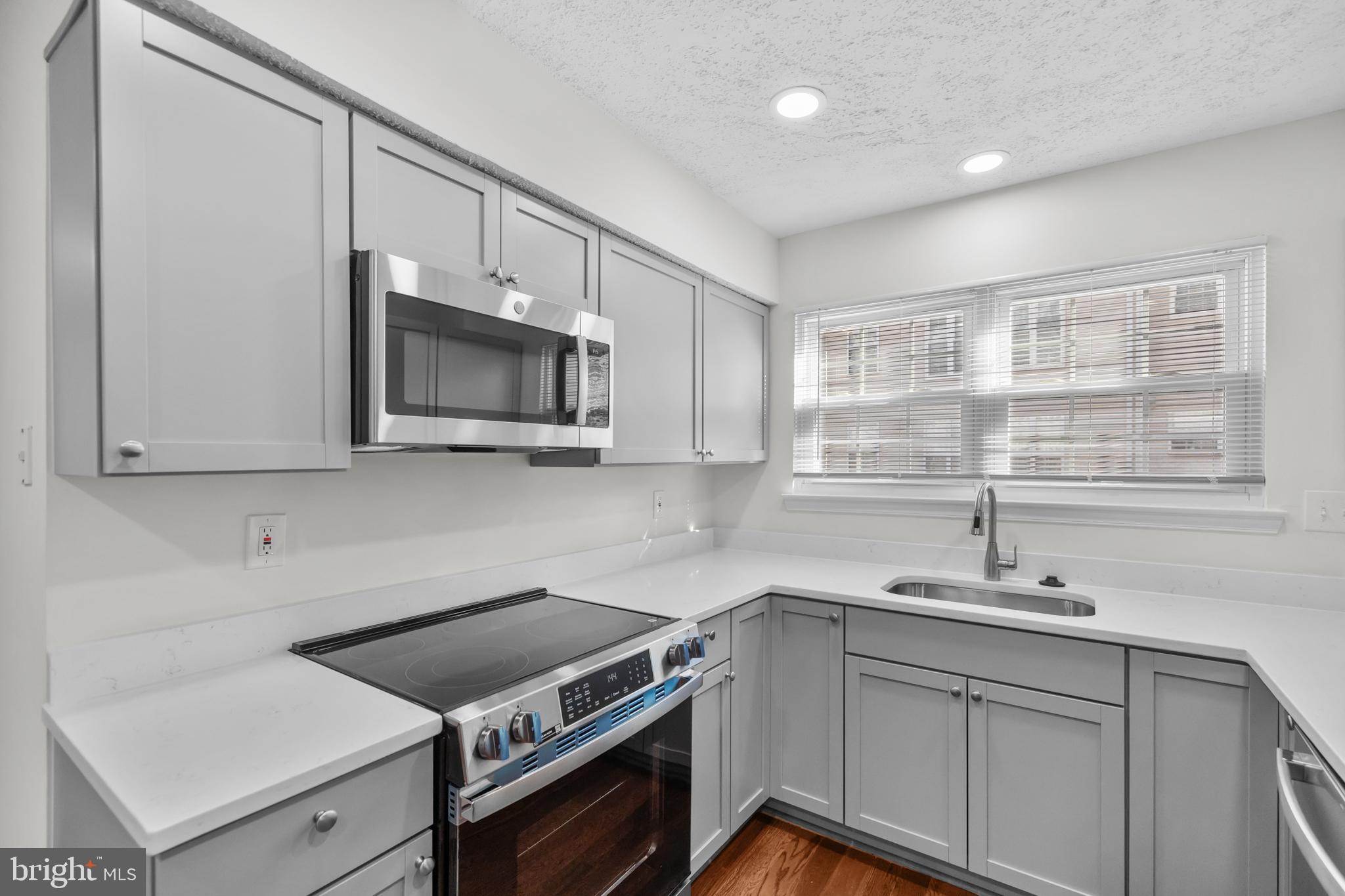 HEIGHTS AT PENDERBROOK - Residential