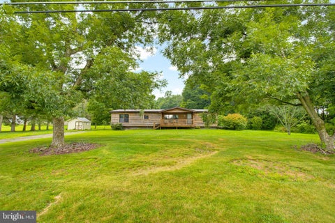 Mobile Home For Sale - 48 Stone Avenue<br/> Berks County, ALBURTIS, PA 18011