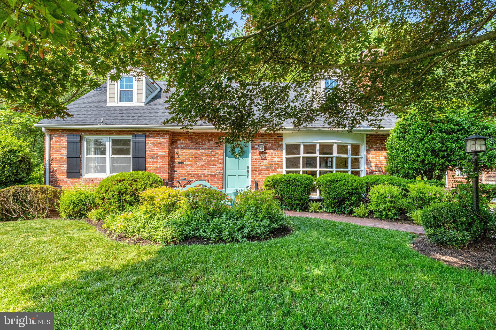 MOORE AND KEITH - Residential Lease