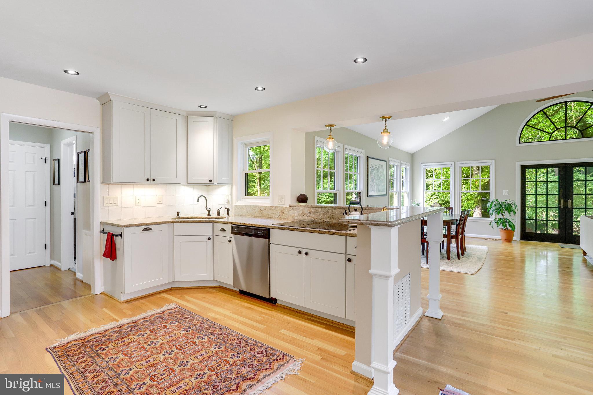 MOORE AND KEITH - Residential Lease