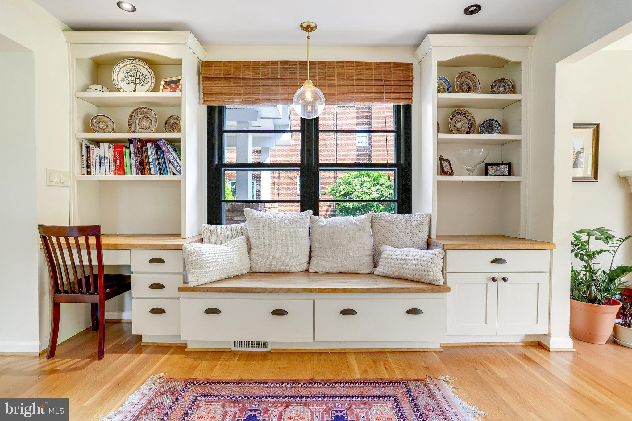 MOORE AND KEITH - Residential Lease