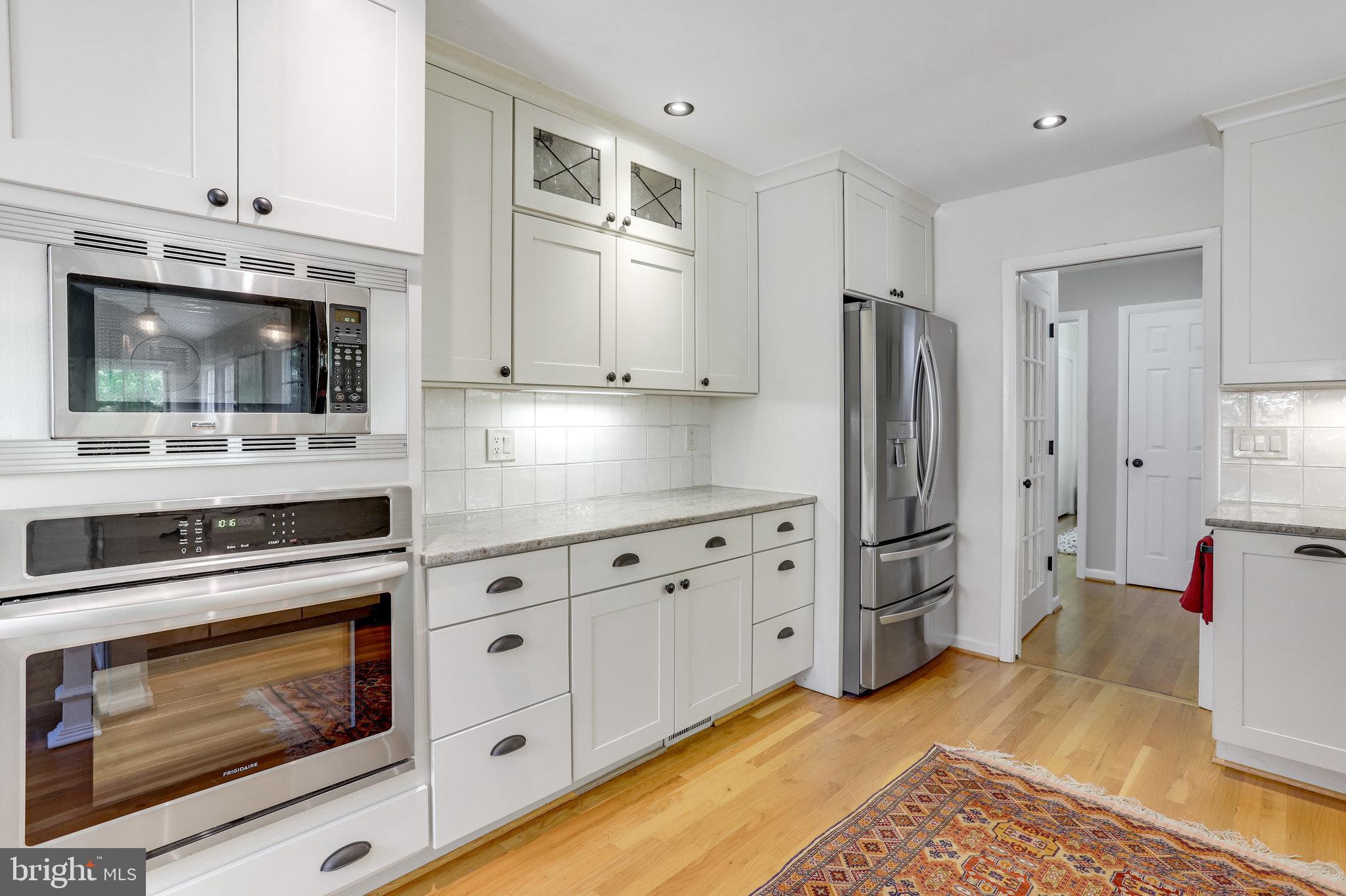 MOORE AND KEITH - Residential Lease