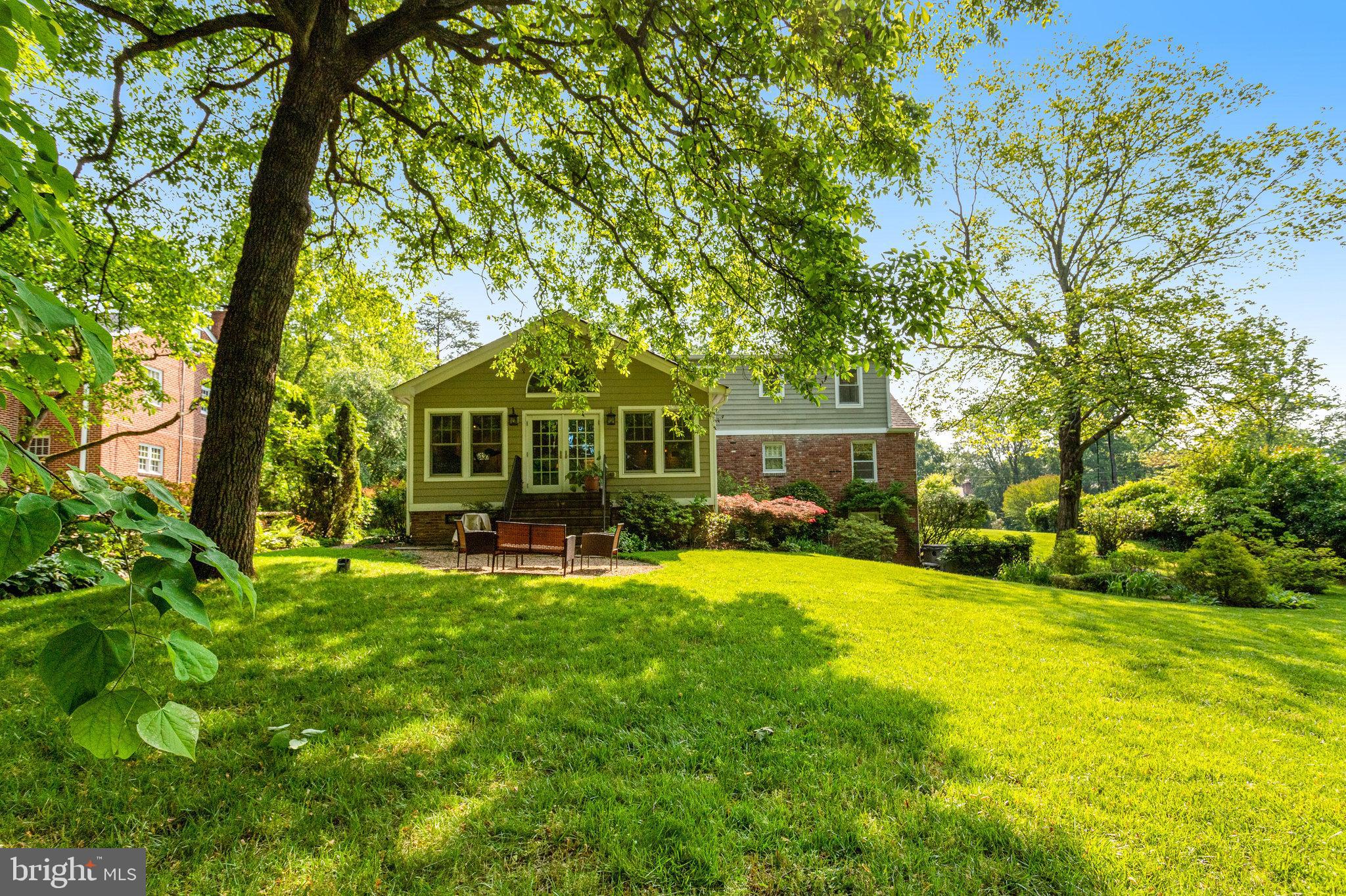 MOORE AND KEITH - Residential Lease