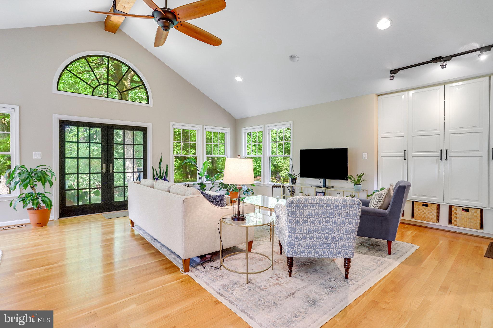 MOORE AND KEITH - Residential Lease